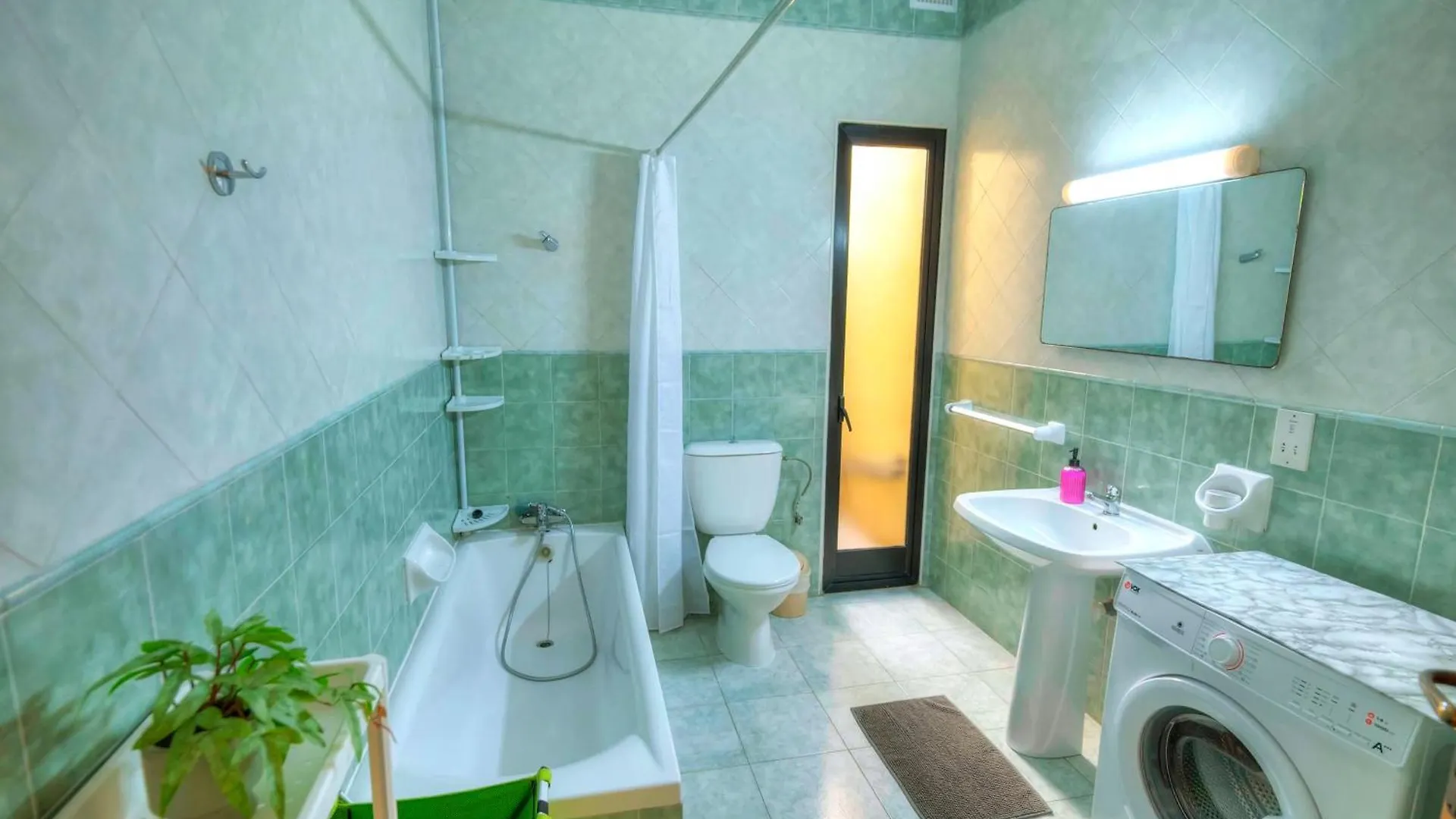 Large & Cozy Flat, Spacious Yard, Near Beach Pmic1-2 Sliema Malta