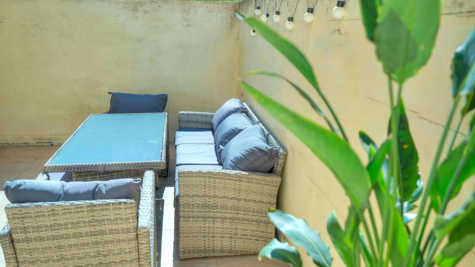 Apartment Large & Cozy Flat, Spacious Yard, Near Beach Pmic1-2 Sliema
